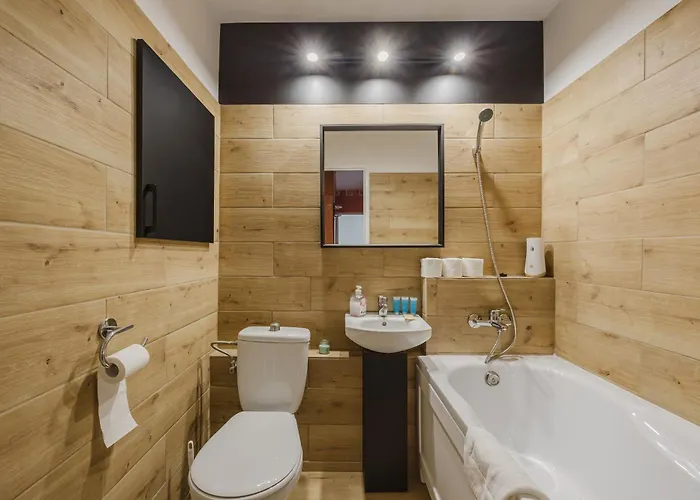 Osiedle Piastowskie Homey By Bookinghost פוזנן